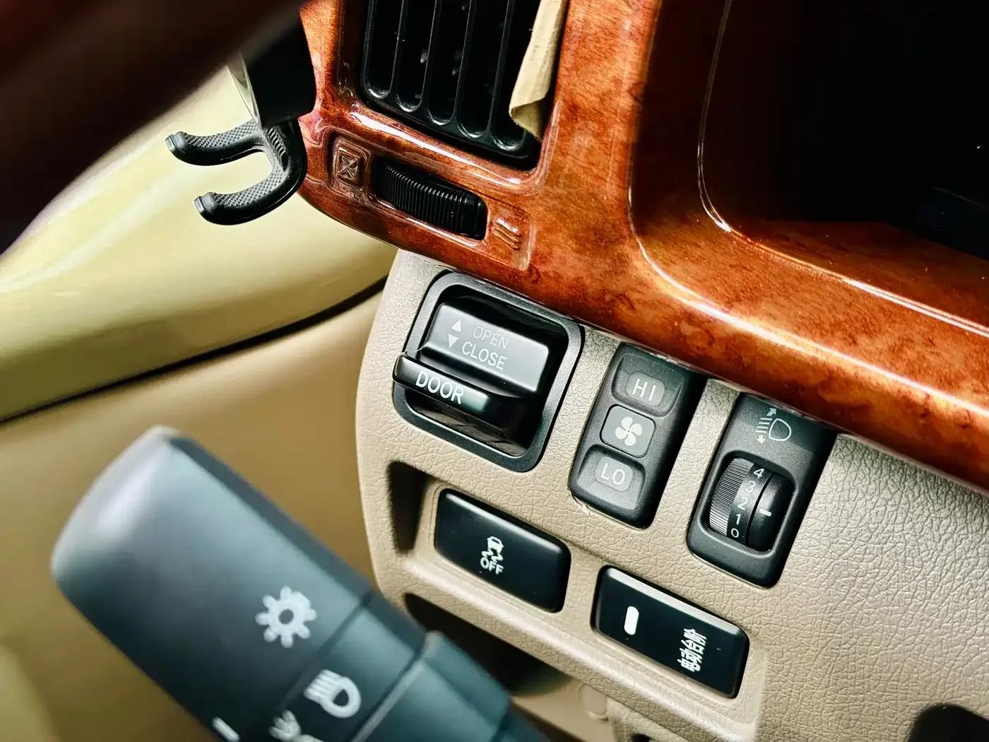 2019 Toyota Coaster 4.0L Luxury SUV GRB53L-ZCMEK 20-seater 9GR — миниатюра 18