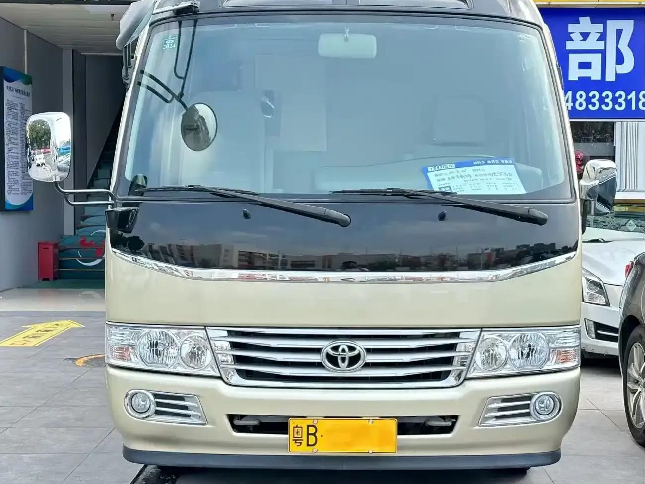 2015 Toyota Coaster 4.0L Premium GRB53L-ZCMSK 20-Seat Special Edition — миниатюра 3