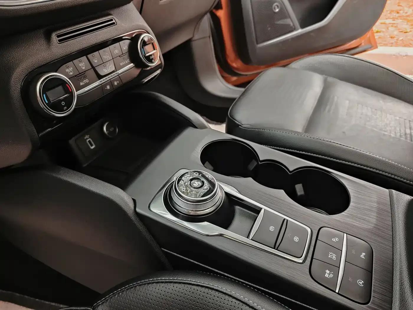 2020 Ford Focus Active EcoBoost 180 Automatic Sport Edition — миниатюра 11