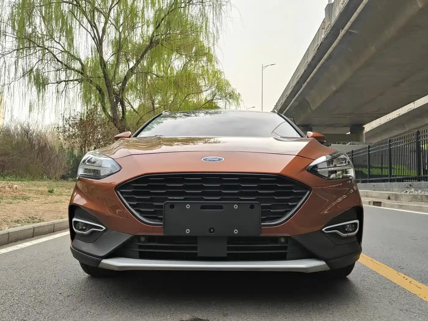2020 Ford Focus Active EcoBoost 180 Automatic Sport Edition — миниатюра 3