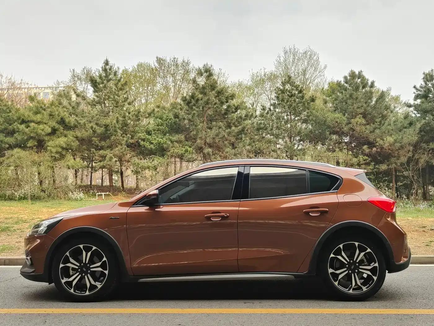 2020 Ford Focus Active EcoBoost 180 Automatic Sport Edition — миниатюра 5