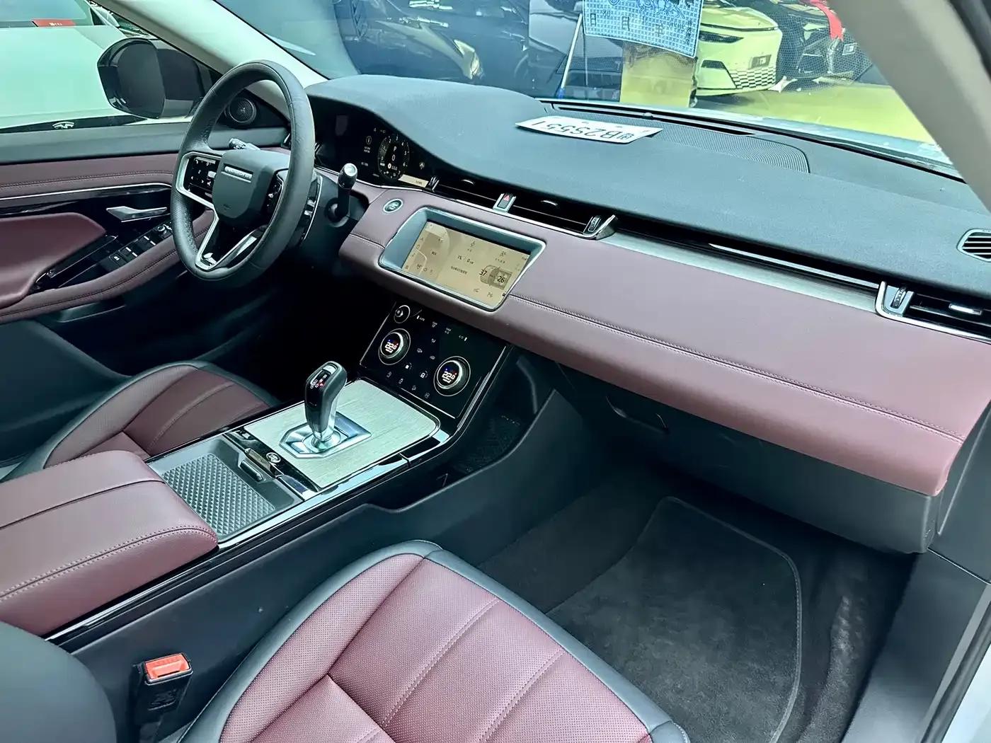 Range Rover Evoque Hybrid 2023 Model: Evoque L P300e Plug-in Electric Hybrid — миниатюра 12