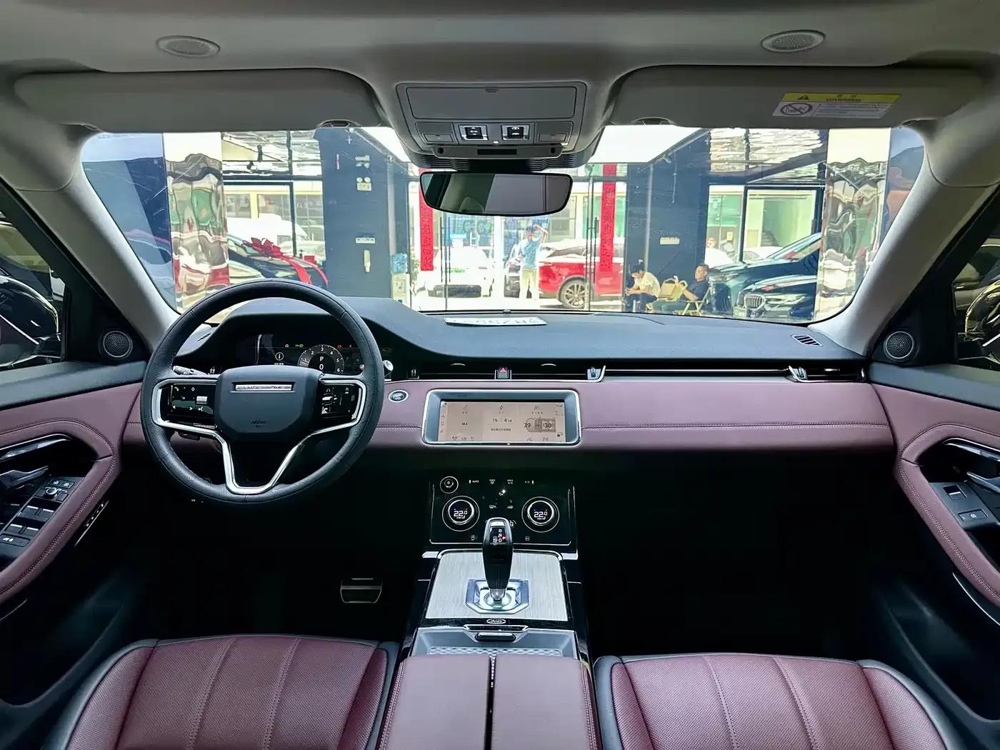 Range Rover Evoque Hybrid 2023 Model: Evoque L P300e Plug-in Electric Hybrid — миниатюра 13