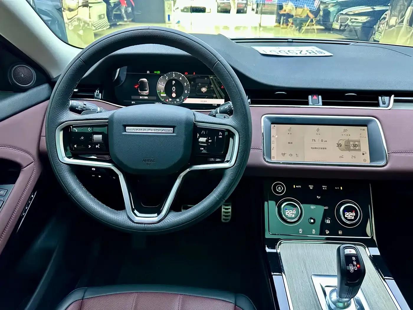 Range Rover Evoque Hybrid 2023 Model: Evoque L P300e Plug-in Electric Hybrid — миниатюра 14