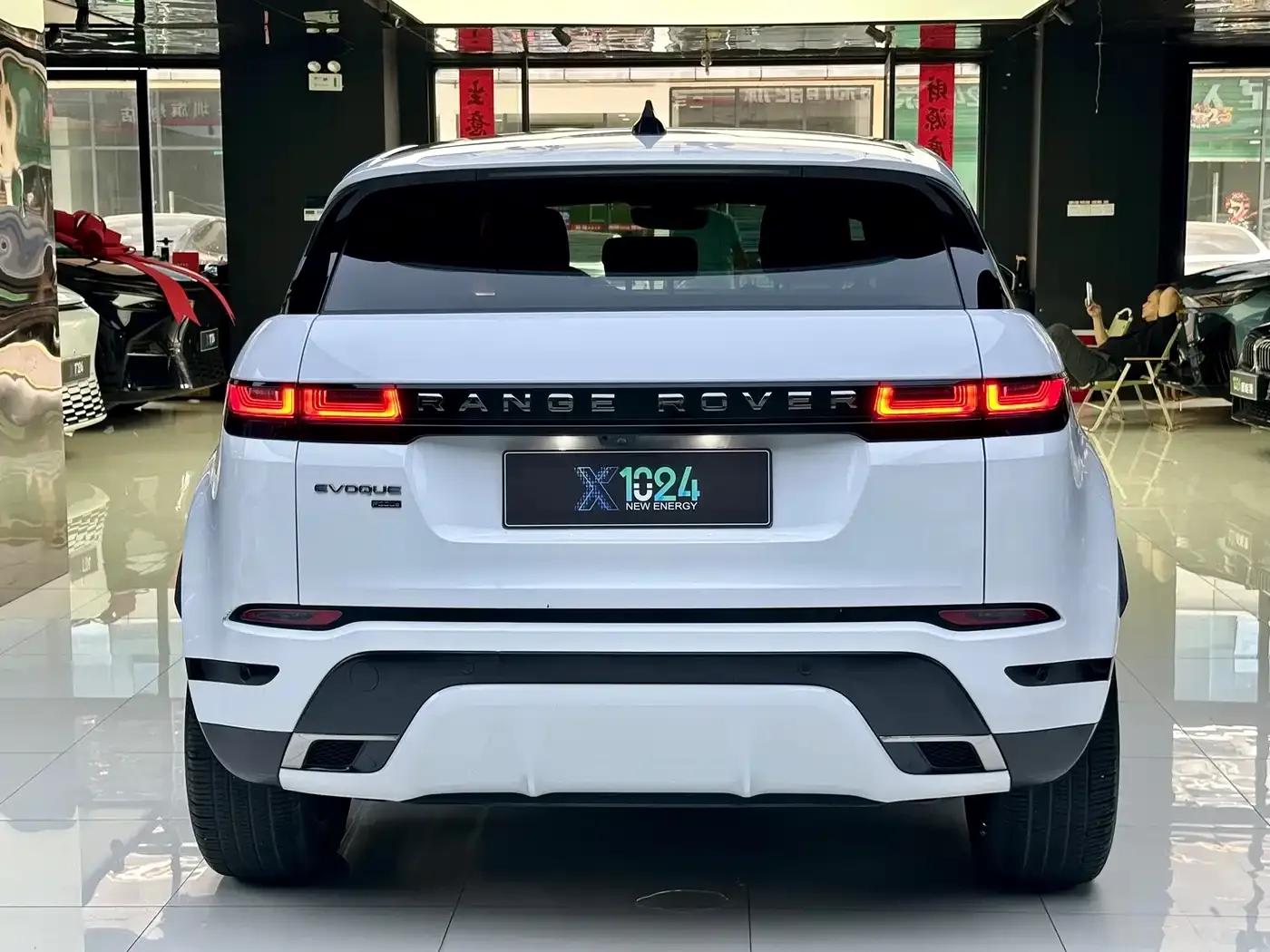 Range Rover Evoque Hybrid 2023 Model: Evoque L P300e Plug-in Electric Hybrid — миниатюра 5