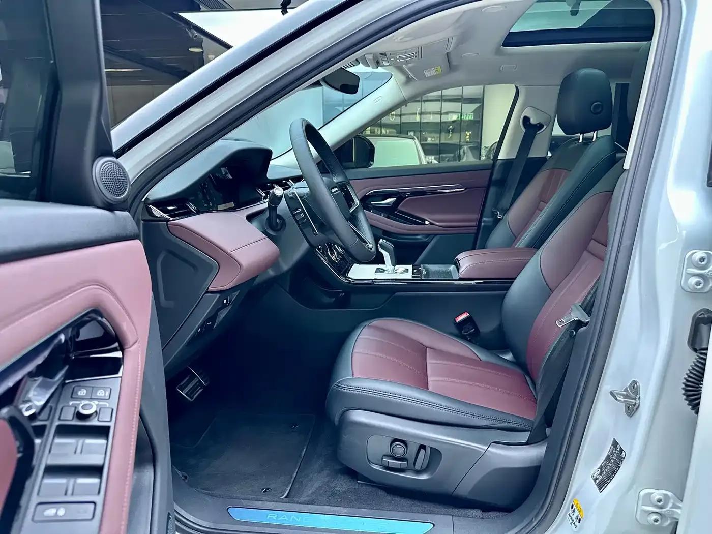 Range Rover Evoque Hybrid 2023 Model: Evoque L P300e Plug-in Electric Hybrid — миниатюра 7