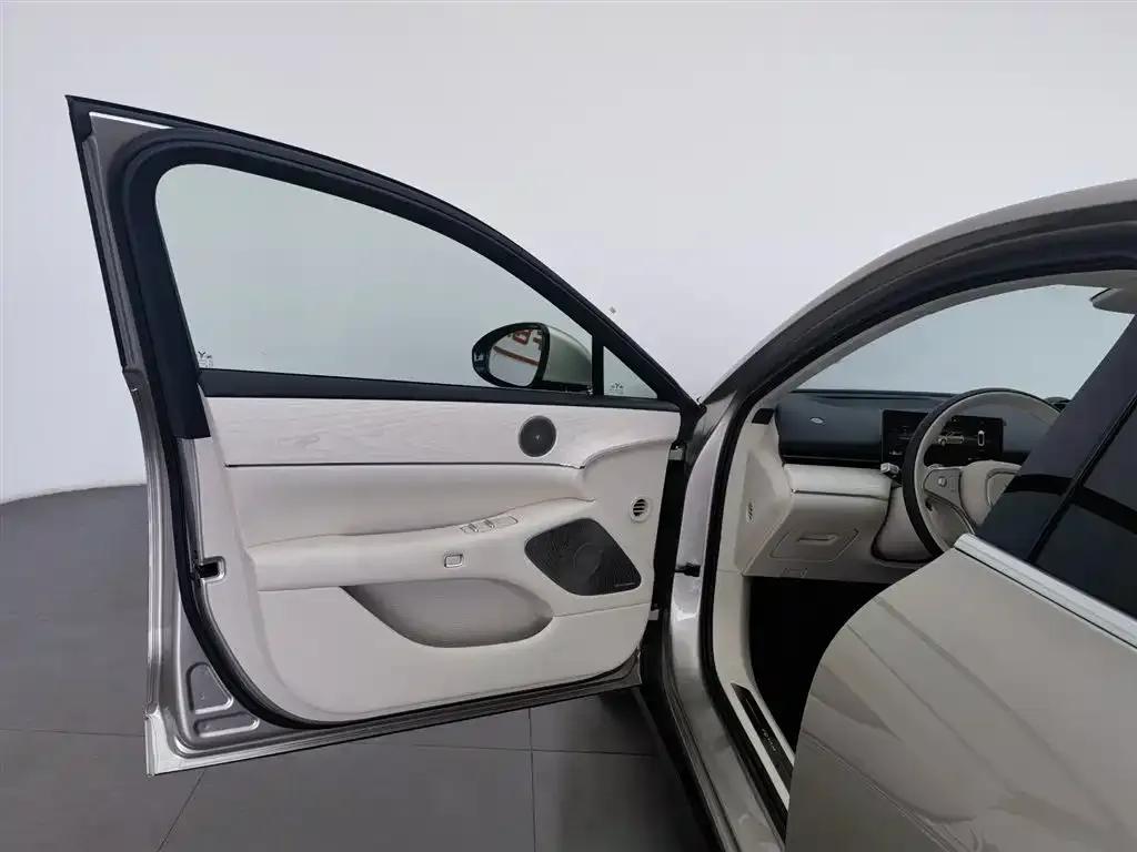 Voyah Chase Light L 2026 All-Wheel Drive Ultra — миниатюра 8