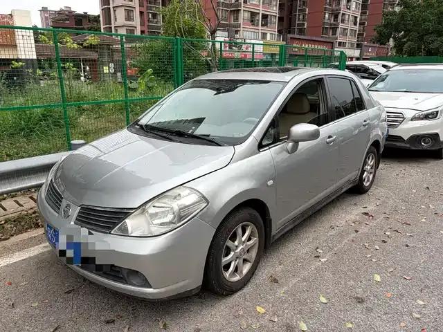 Tiida 2005 1.6JE AT