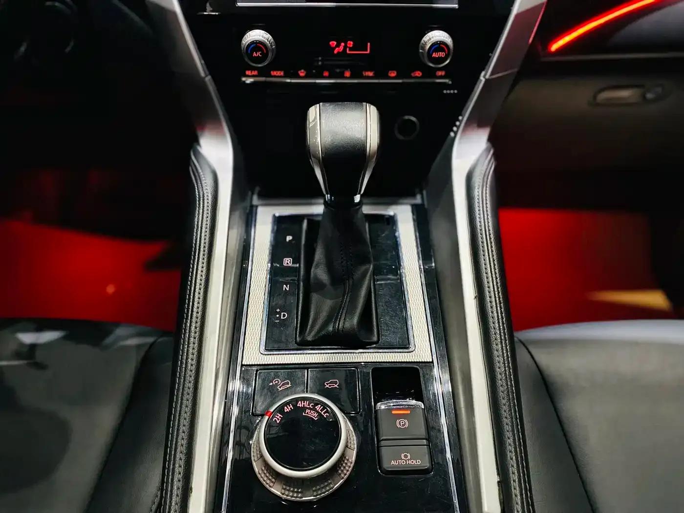2020 Pajero Sport Imported 3.0L Luxury Edition — миниатюра 11