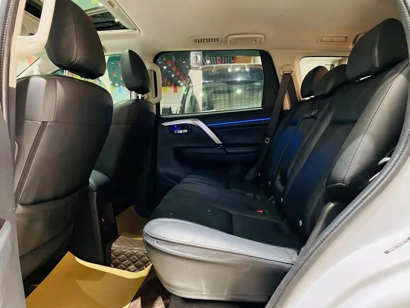 2020 Pajero Sport Imported 3.0L Luxury Edition — миниатюра 14