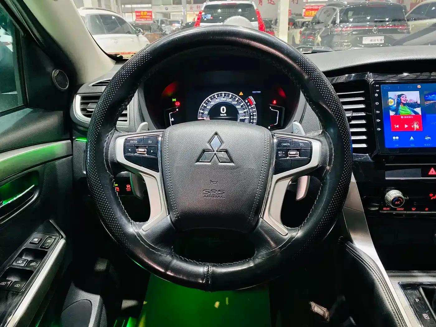 2020 Pajero Sport Imported 3.0L Luxury Edition — миниатюра 4