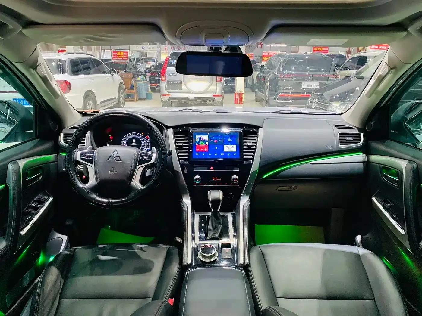 2020 Pajero Sport Imported 3.0L Luxury Edition — миниатюра 5