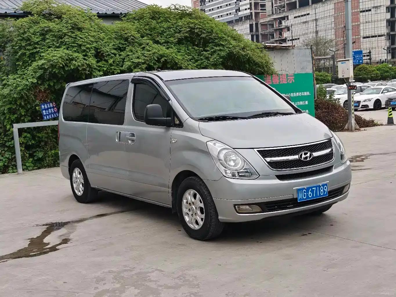 H-1 Huiyi 2011 2.4L Luxury Edition — миниатюра 2