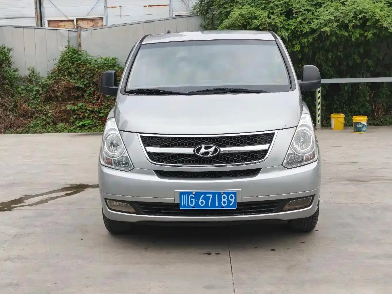 H-1 Huiyi 2011 2.4L Luxury Edition — миниатюра 3