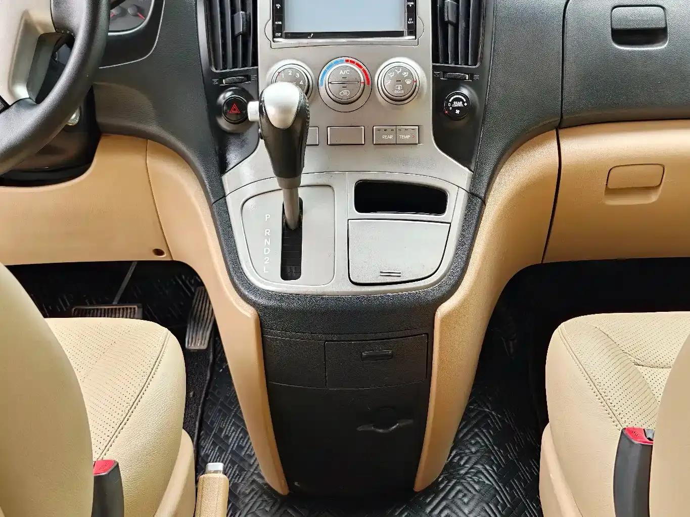 H-1 Huiyi 2011 2.4L Luxury Edition — миниатюра 9