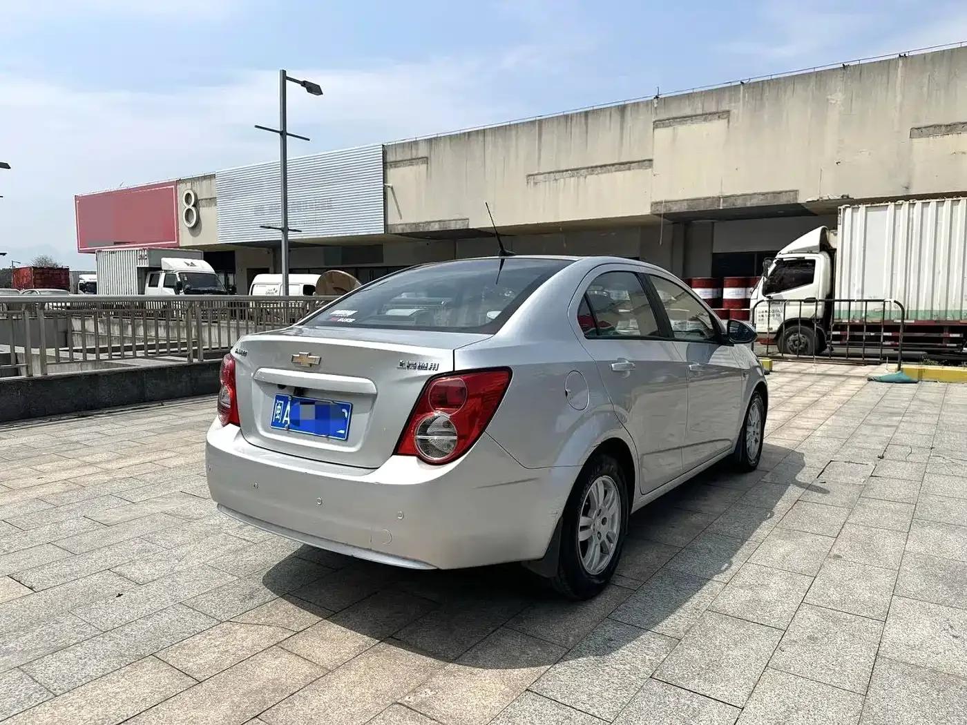 2011 Aveo Sedan 1.4L AT SE — миниатюра 5