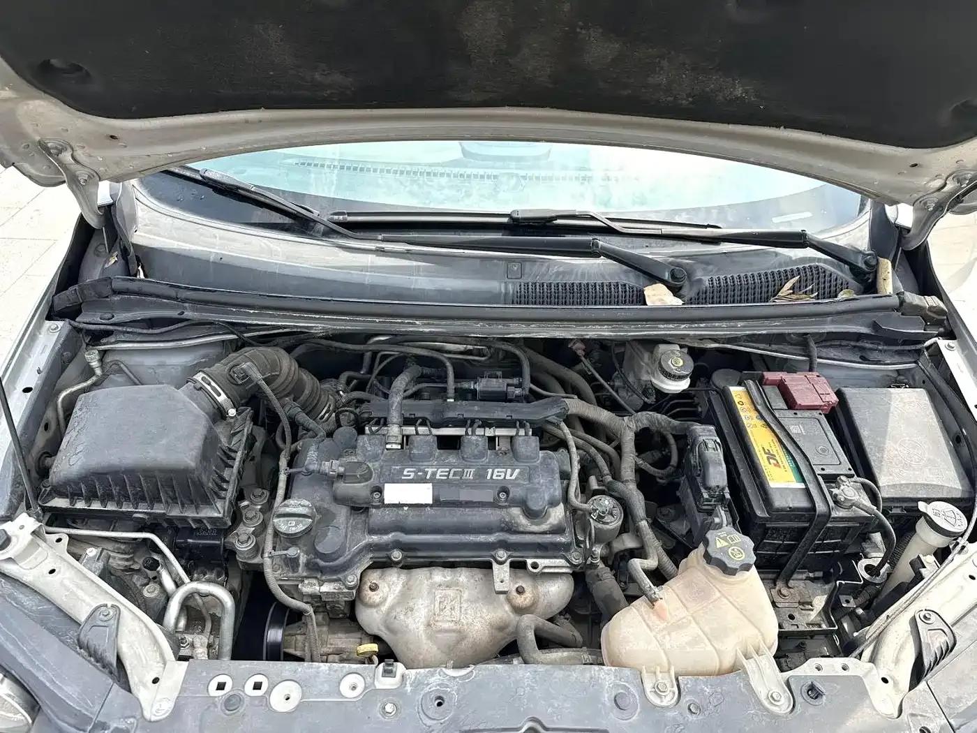 2011 Aveo Sedan 1.4L AT SE — миниатюра 7