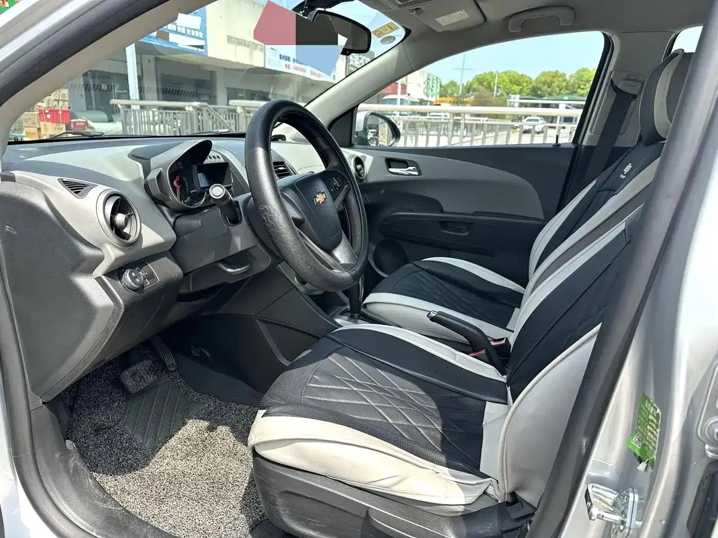 2011 Aveo Sedan 1.4L AT SE — миниатюра 9