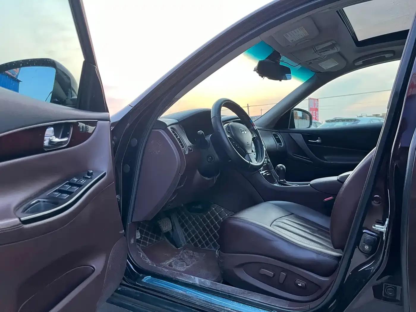 Infiniti EX 2010 EX25 Premium Edition — миниатюра 3