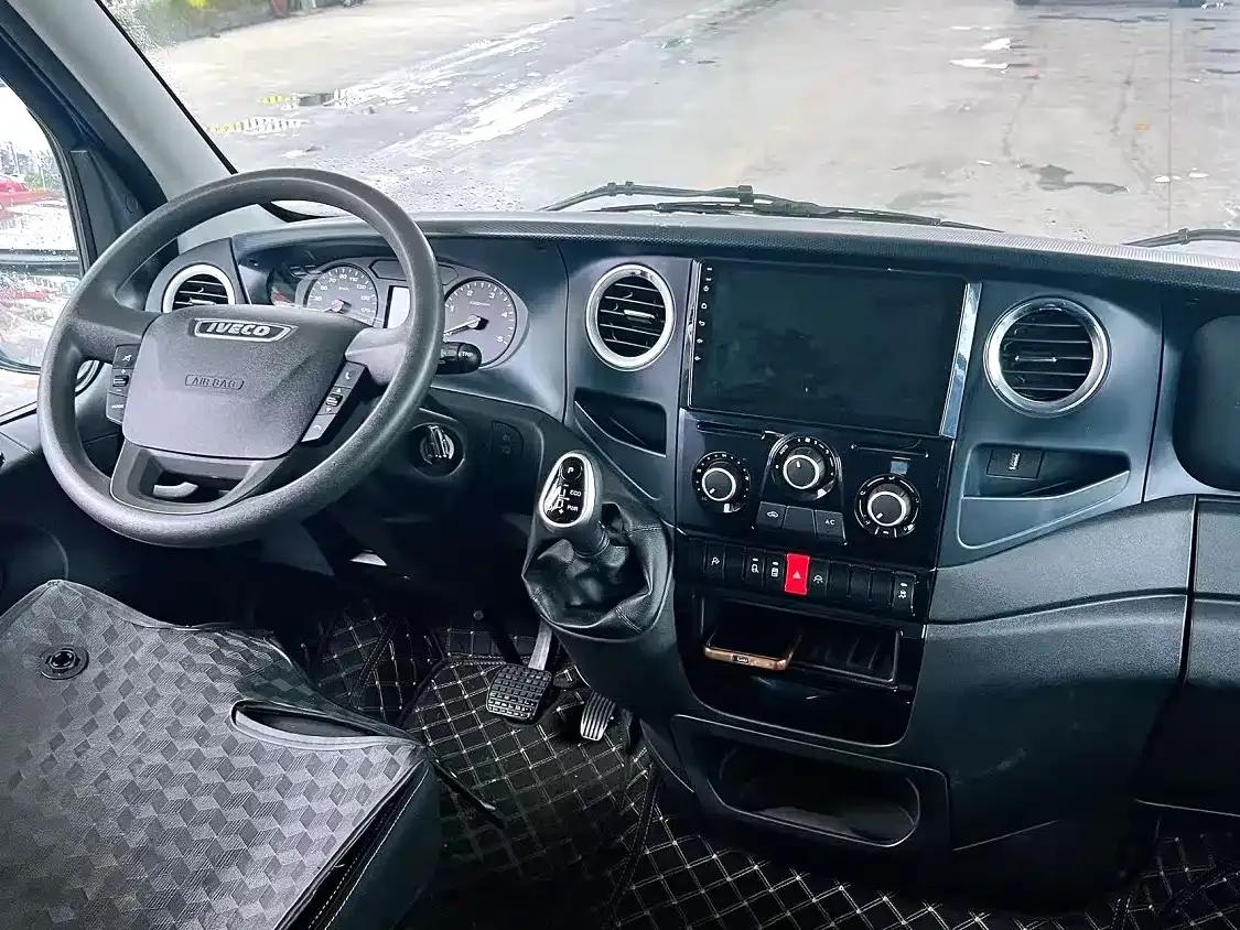 Iveco Daily 2021 3.0T Automatic Super Rui Long Wheelbase Short Overhang High Roof Manual Door F1C — миниатюра 6