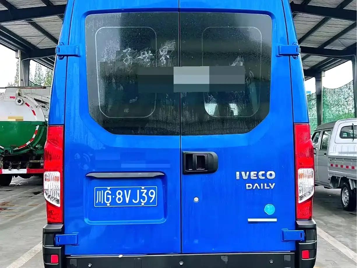 Iveco Daily 2021 3.0T Automatic Super Rui Long Wheelbase Short Overhang High Roof Manual Door F1C — миниатюра 8