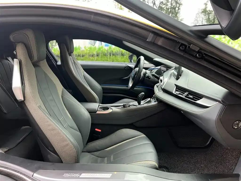 BMW i8 2016 Proton Red Limited Edition — миниатюра 18