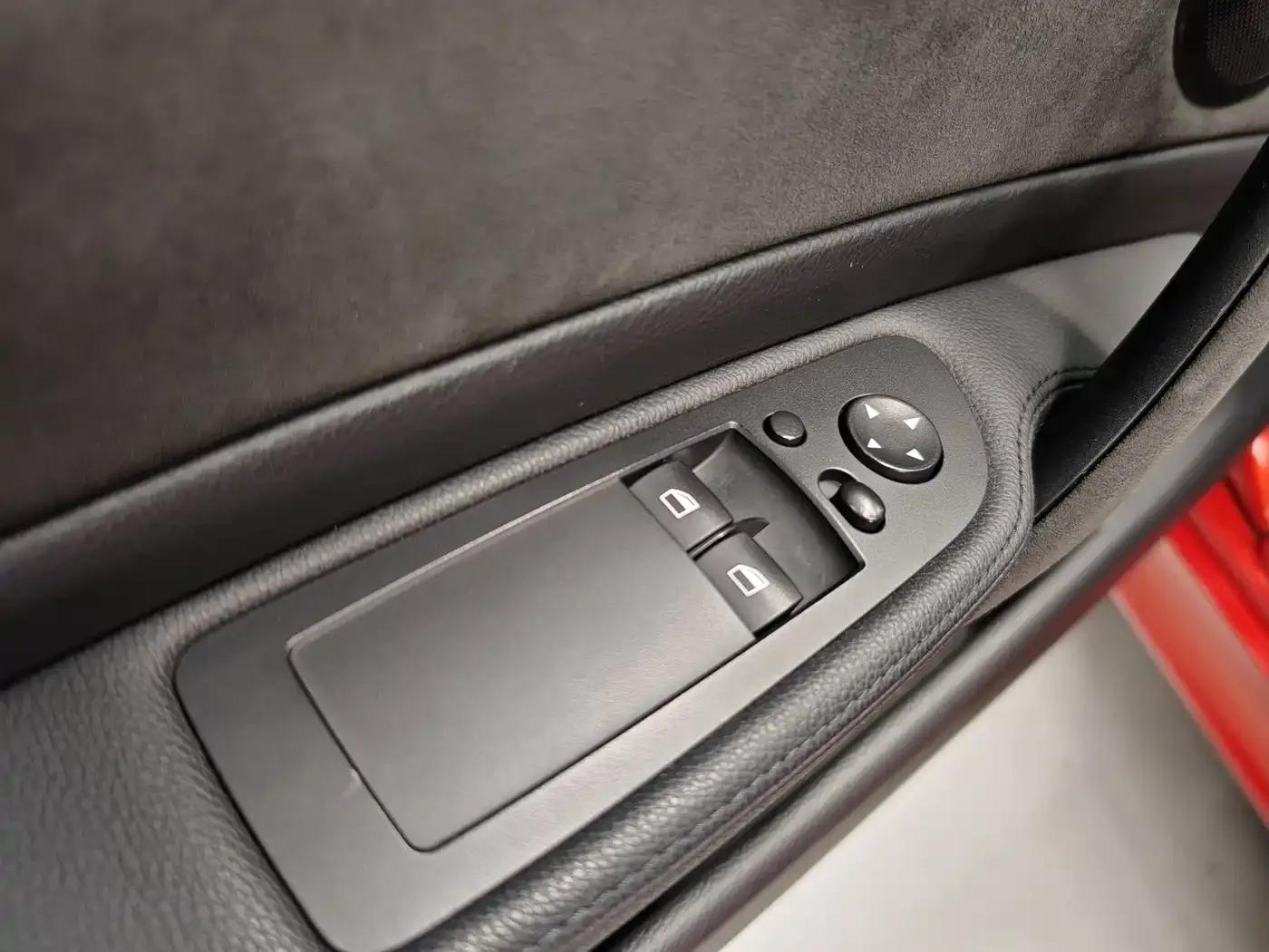 2011 BMW 1 Series M Coupe — миниатюра 13