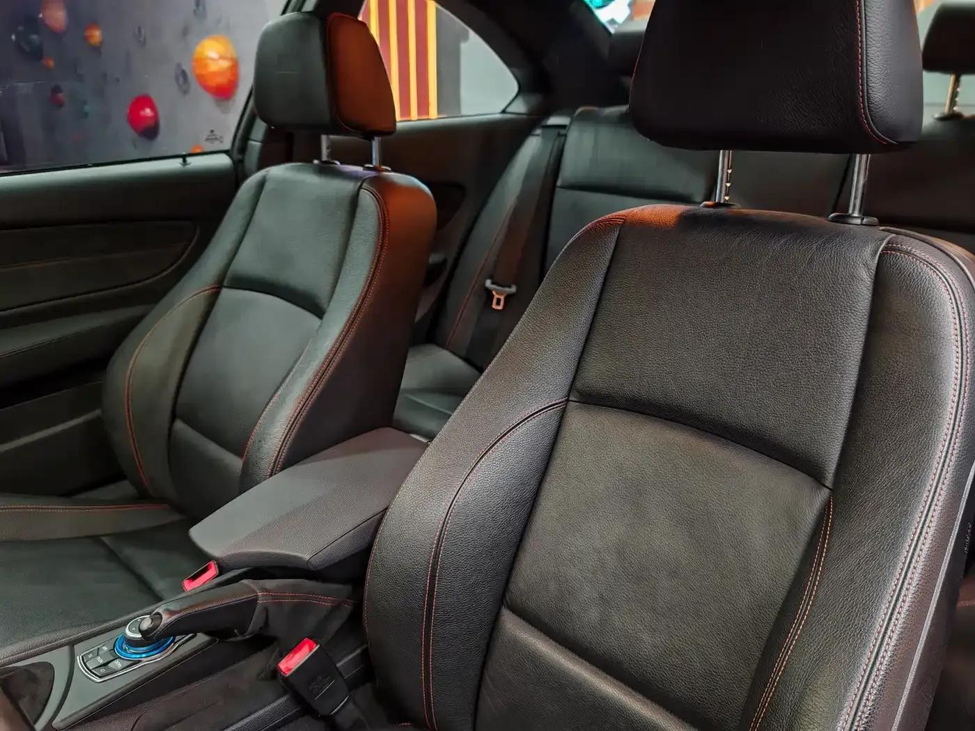 2011 BMW 1 Series M Coupe — миниатюра 10