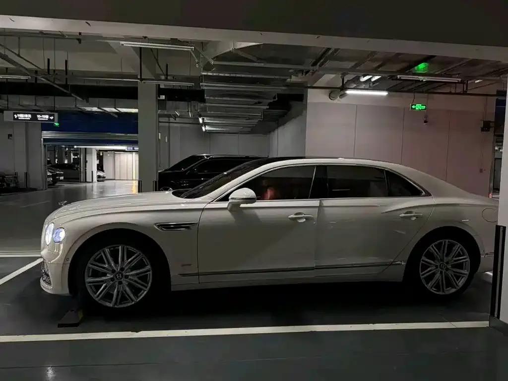 2022 Flying Spur Plug-in Hybrid 2.9T V6 — миниатюра 3