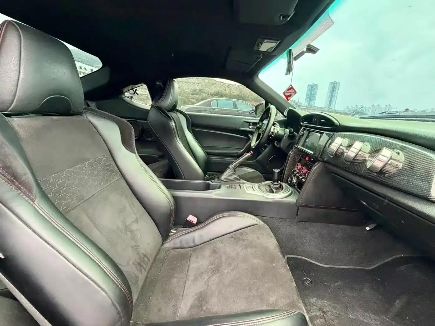 Toyota 86 2013 2.0L Automatic Luxury — миниатюра 4