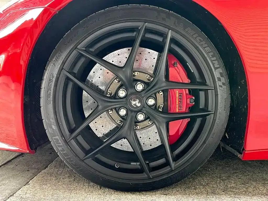 2013 F12berlinetta 6.3L Standard Model — миниатюра 7