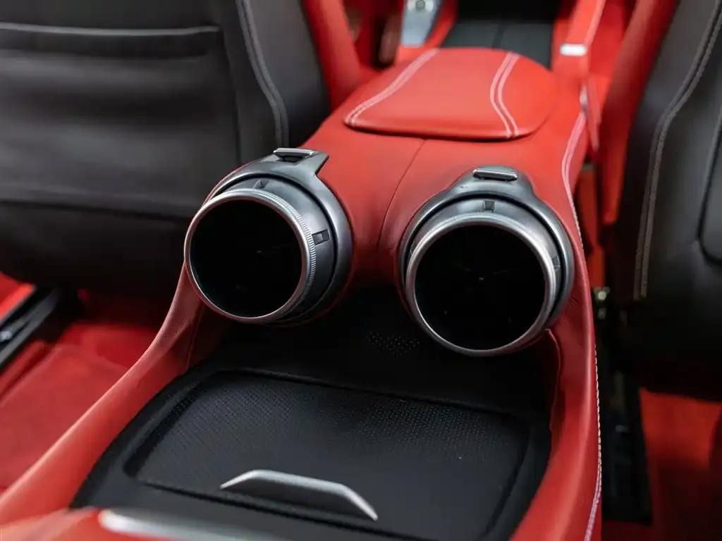 2017 GTC4Lusso 3.9T V8 — миниатюра 22