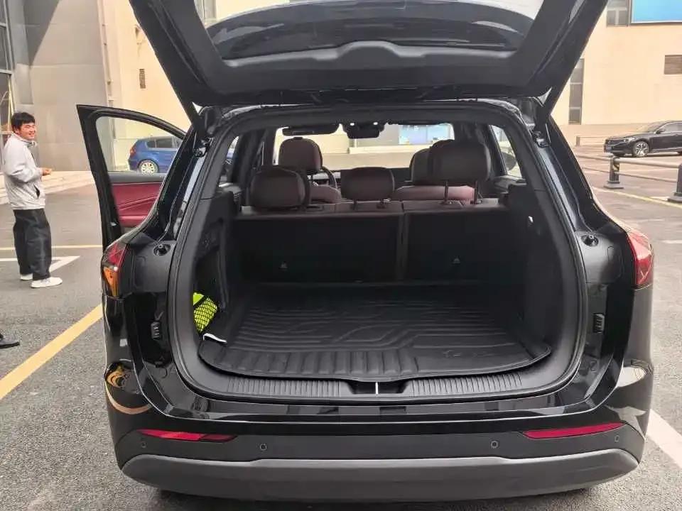 Hongqi HS6 PHEV 2026 Model 240 Intelligent Hybrid — миниатюра 6
