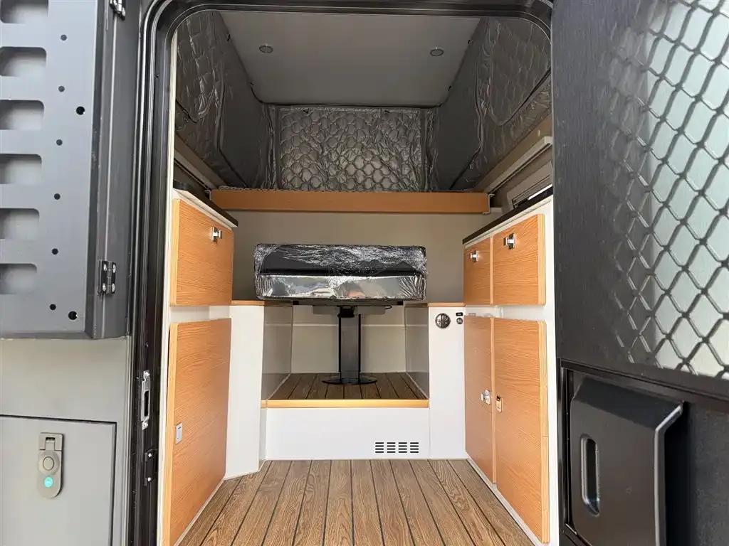 Gladiator 2023 3.6L Overland — миниатюра 7