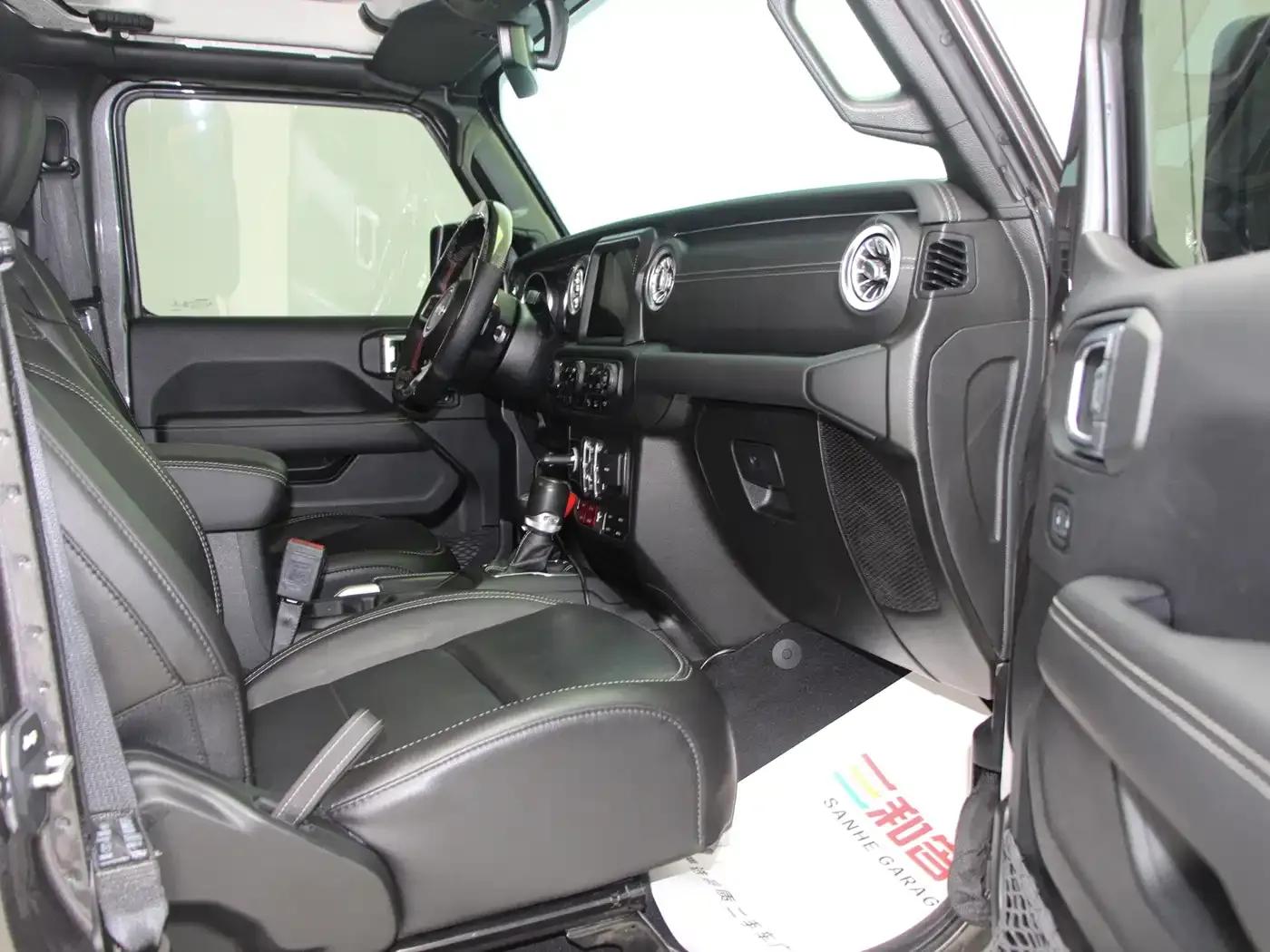 Jeep Wrangler New Energy 2021 Model 4-Door 2.0T 4xe Sahara — миниатюра 11
