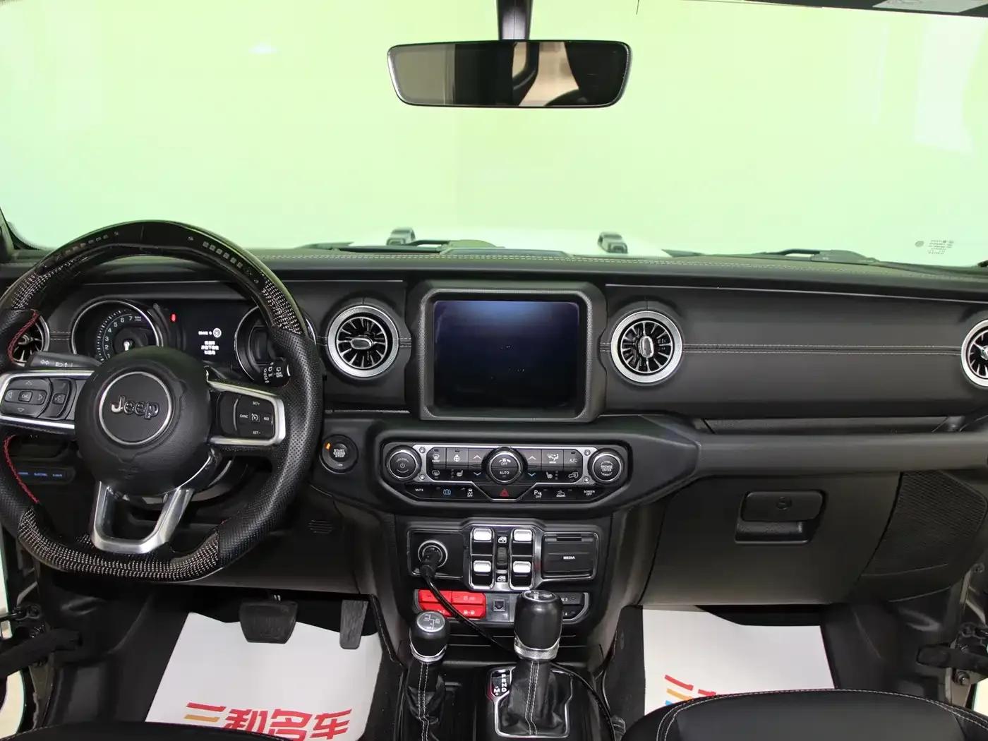 Jeep Wrangler New Energy 2021 Model 4-Door 2.0T 4xe Sahara — миниатюра 12