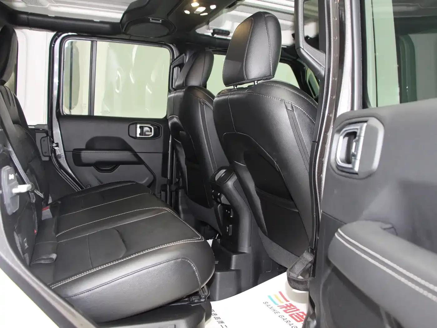 Jeep Wrangler New Energy 2021 Model 4-Door 2.0T 4xe Sahara — миниатюра 10