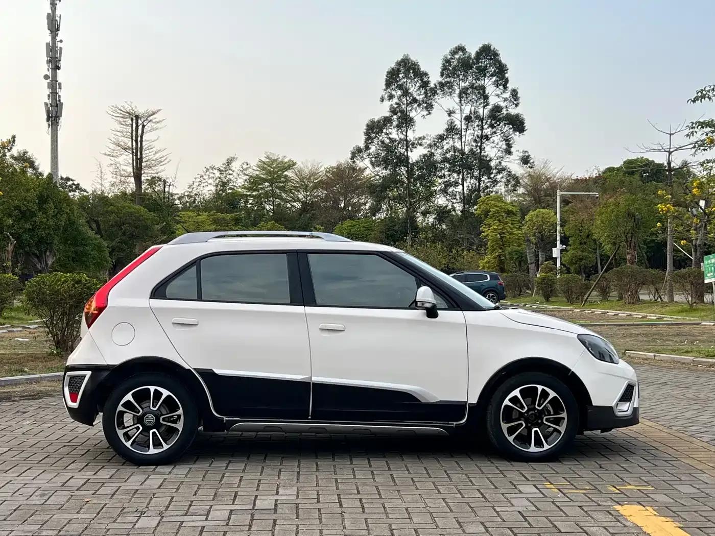 MG3SW 2015 1.5L AMT Elite — миниатюра 4