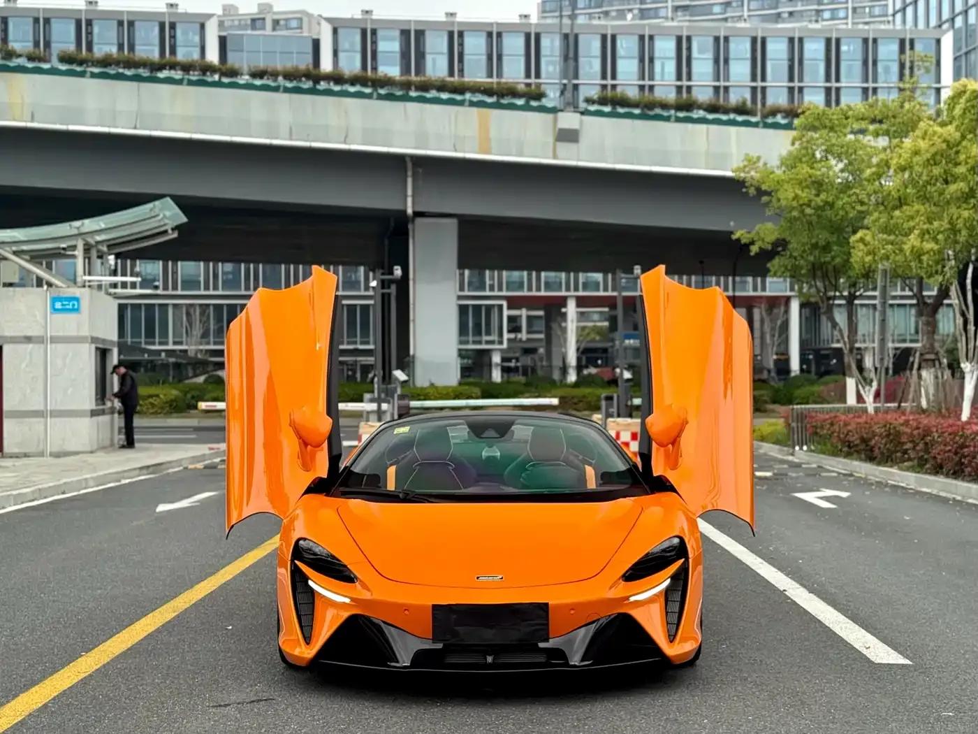Artura 2025 3.0T Hybrid Spider — миниатюра 1