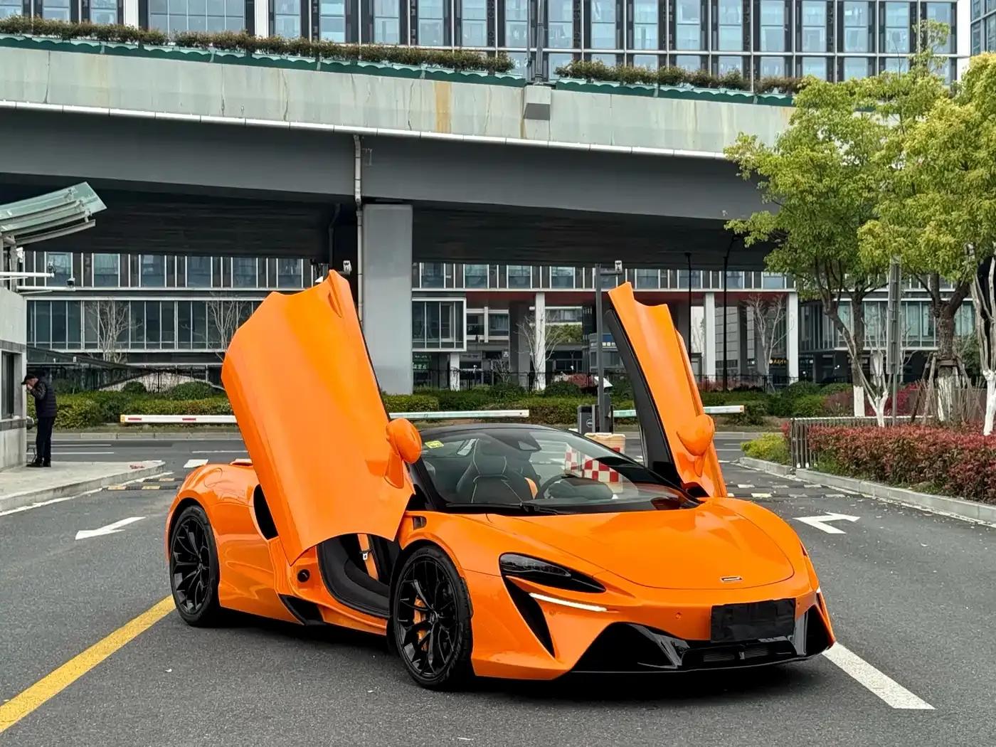 Artura 2025 3.0T Hybrid Spider — миниатюра 2