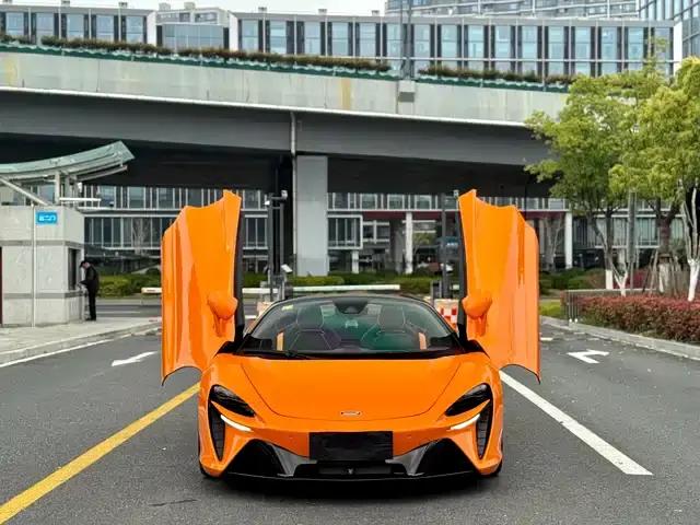 Artura 2025 3.0T Hybrid Spider