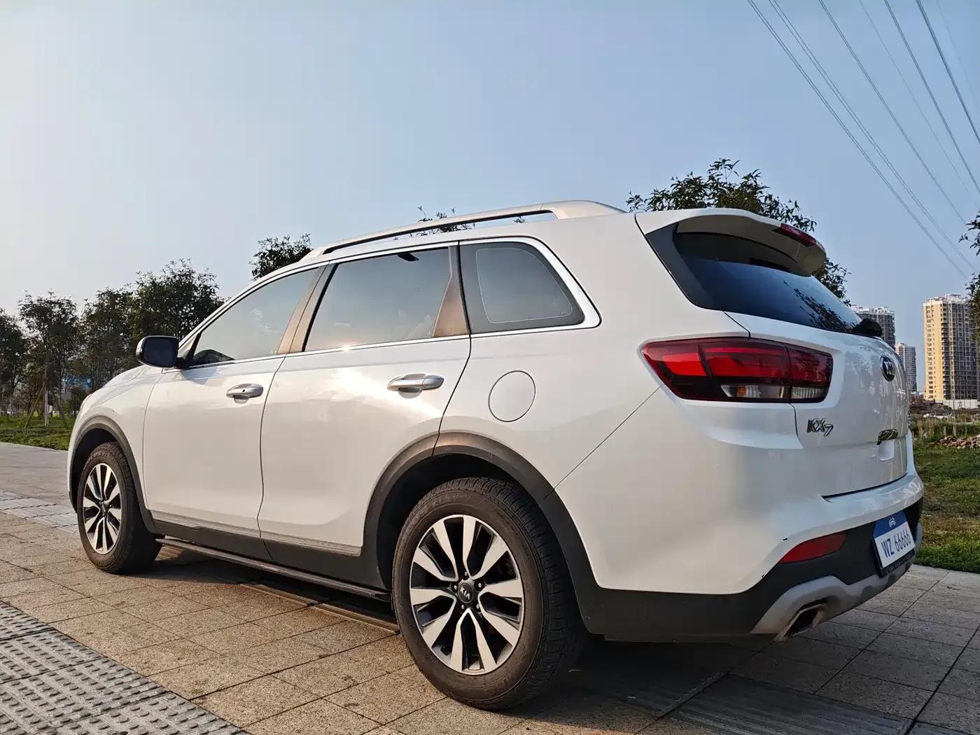 Kia KX7 2017 2.4L Automatic 2WD GLS 5-seater — миниатюра 8
