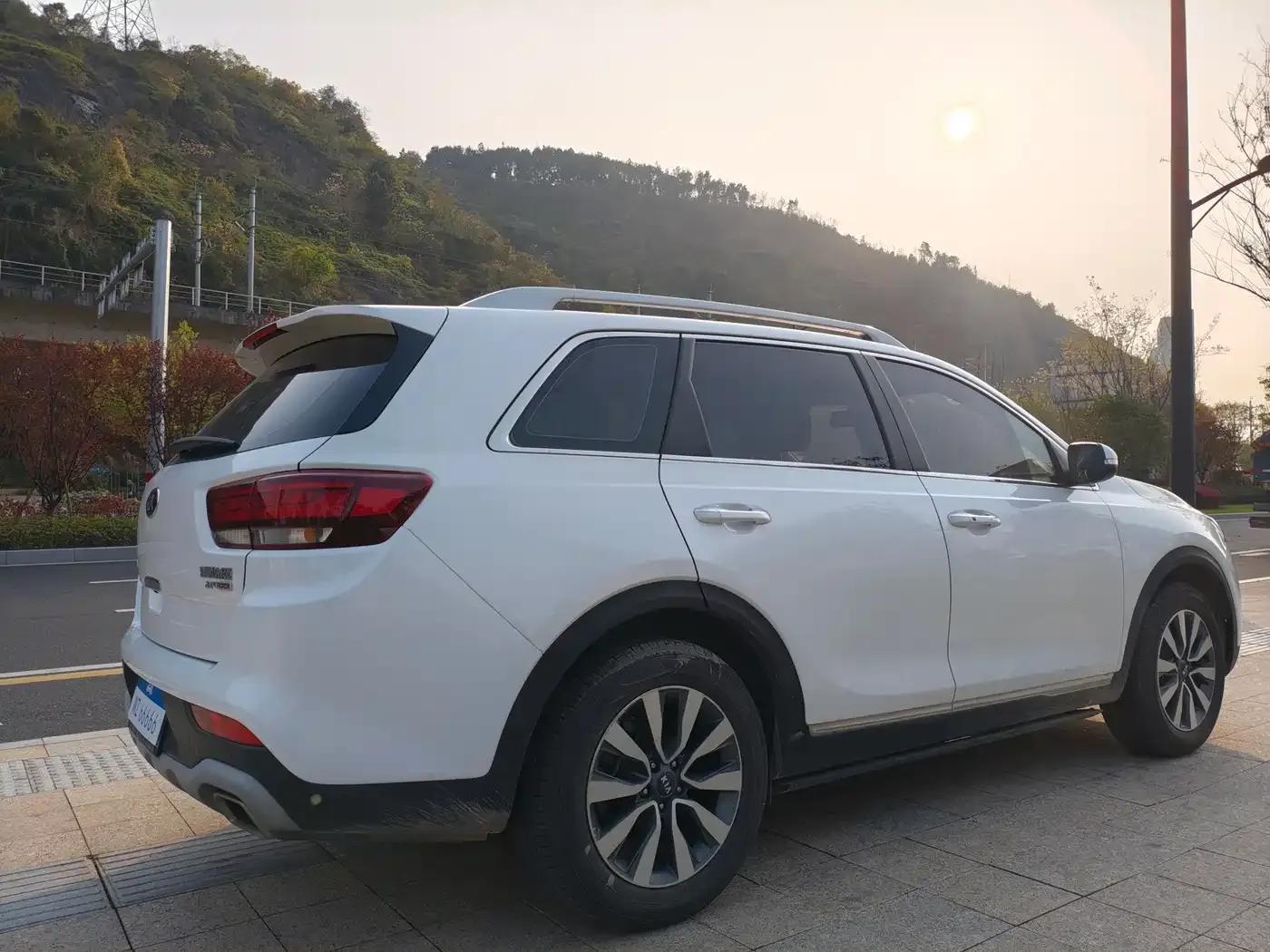 Kia KX7 2017 2.4L Automatic 2WD GLS 5-seater — миниатюра 9