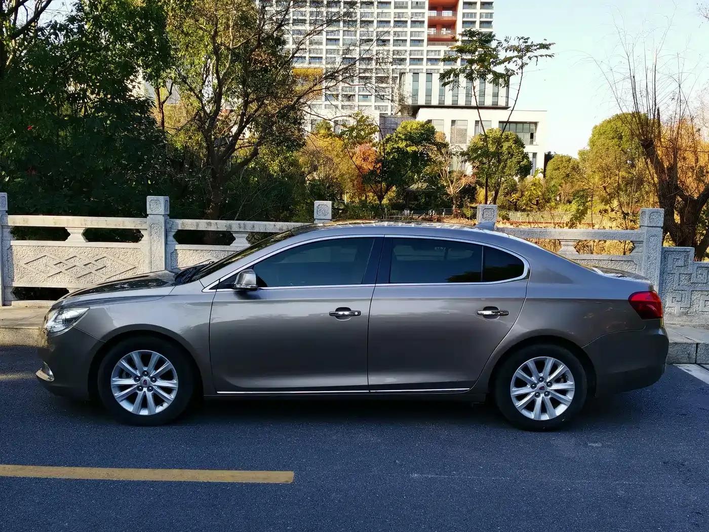 Roewe 950 2012 2.0L Elegant Edition — миниатюра 3