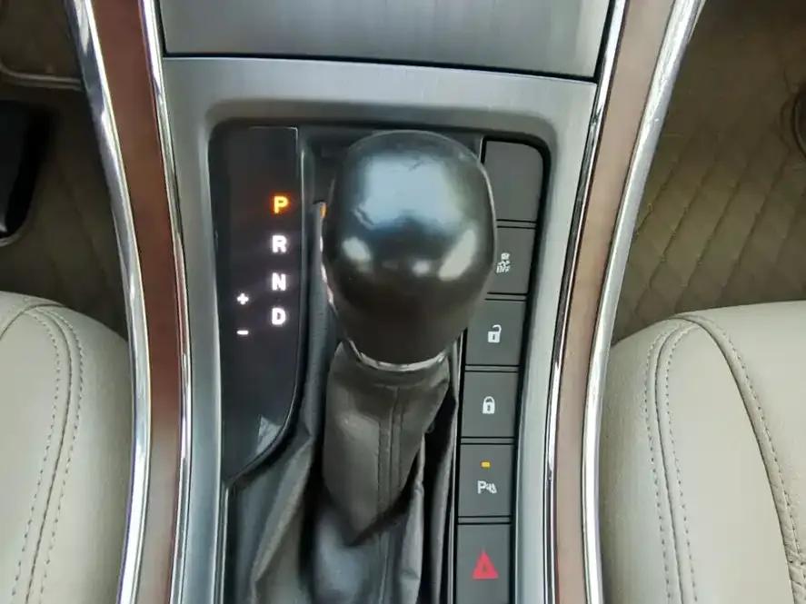 Roewe 950 2012 2.0L Elegant Edition — миниатюра 7