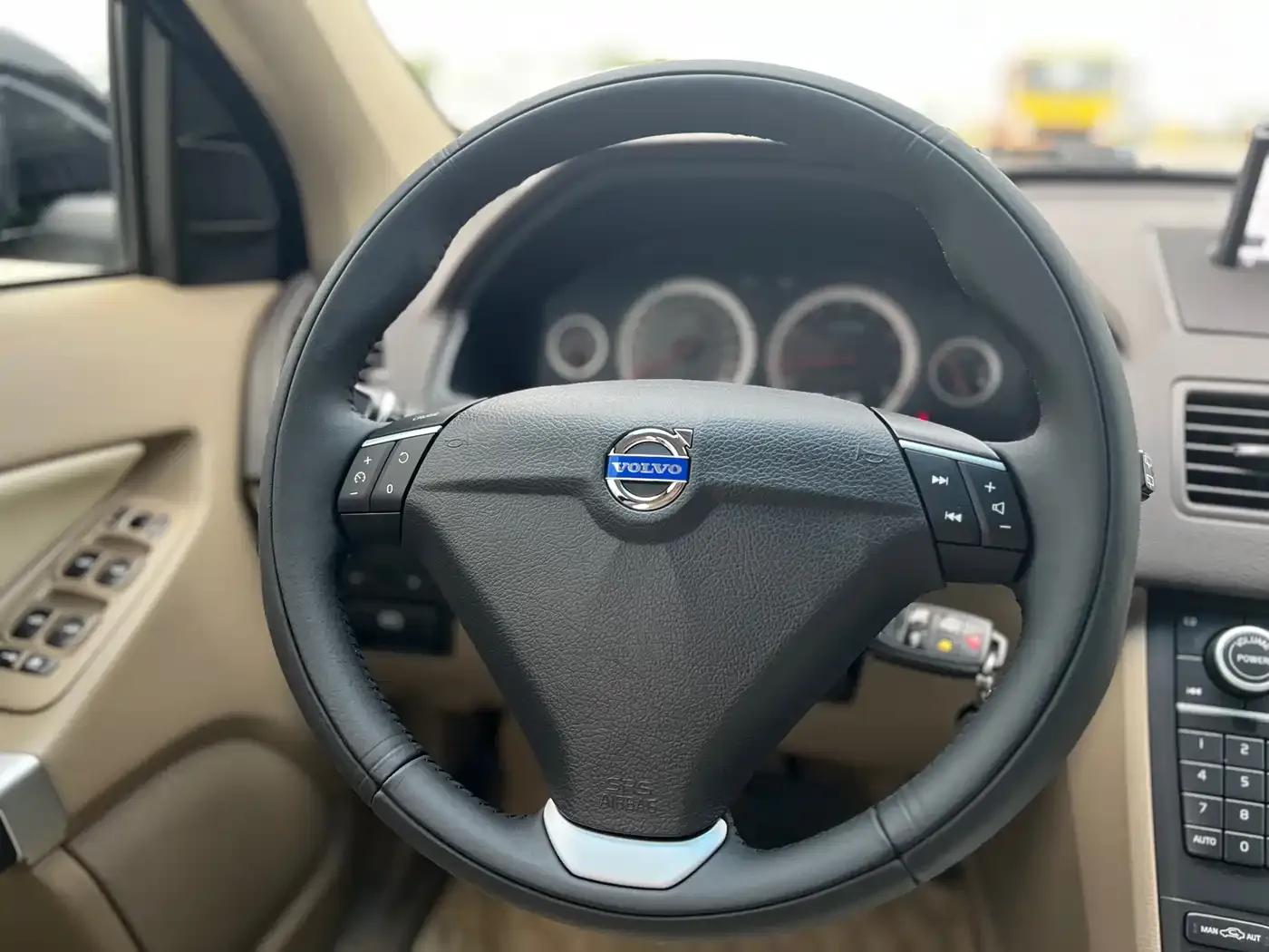2014 XC Classic T5 Luxury Edition — миниатюра 12