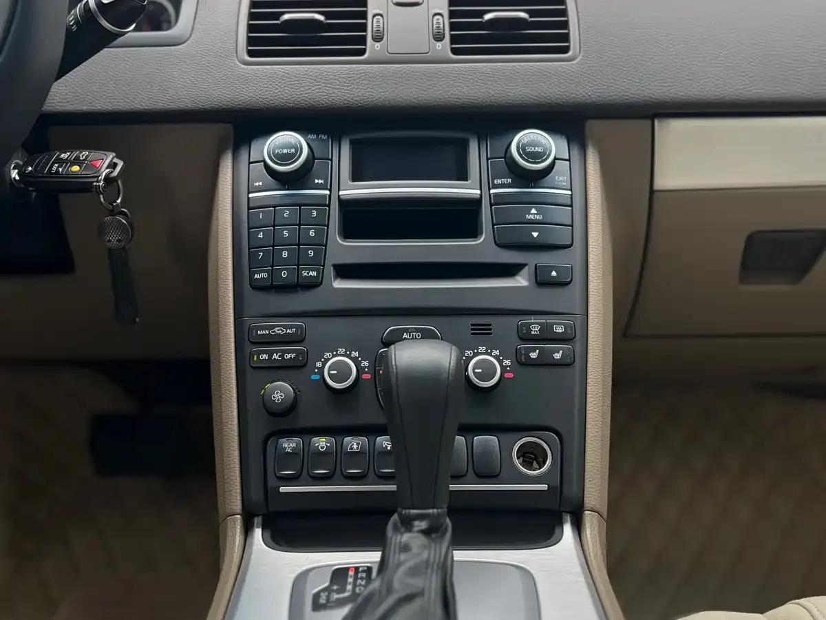 2014 XC Classic T5 Luxury Edition — миниатюра 16