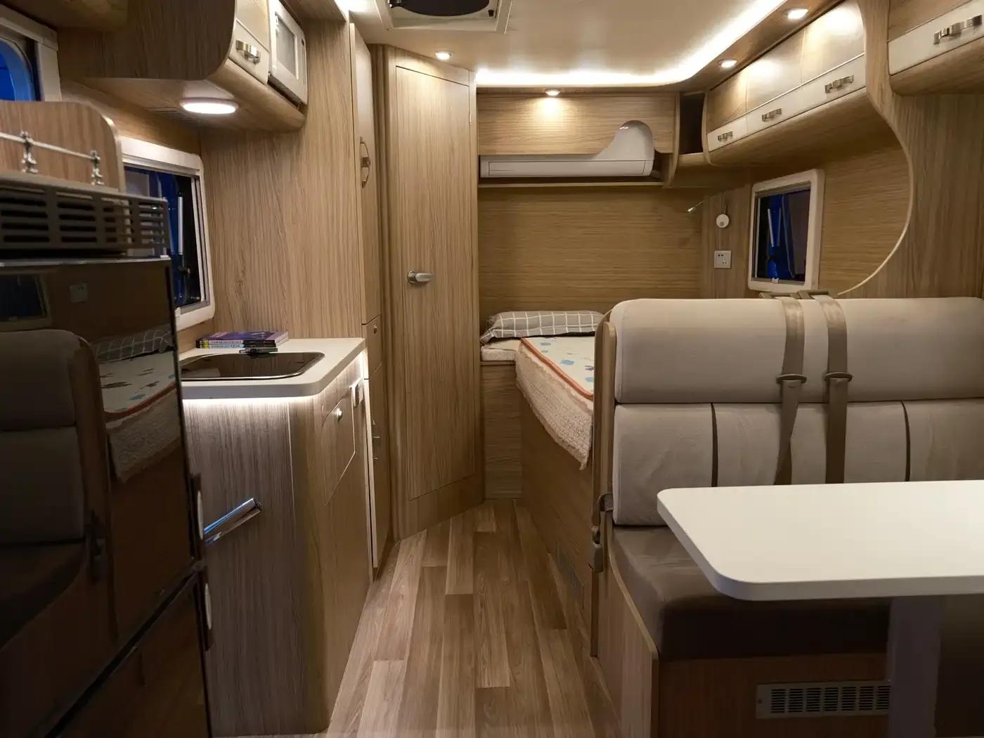 Iveco Daily 2018 3.0T Extra Long Wheelbase High Roof Commercial Van F1C — миниатюра 16