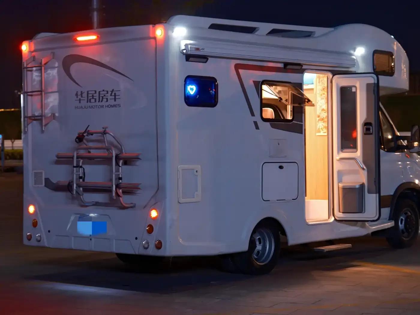 Iveco Daily 2018 3.0T Extra Long Wheelbase High Roof Commercial Van F1C — миниатюра 3
