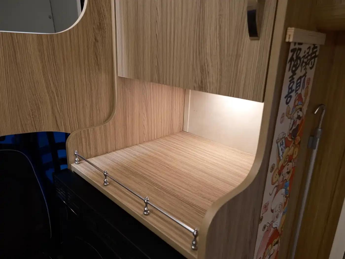 Iveco Daily 2018 3.0T Extra Long Wheelbase High Roof Commercial Van F1C — миниатюра 23